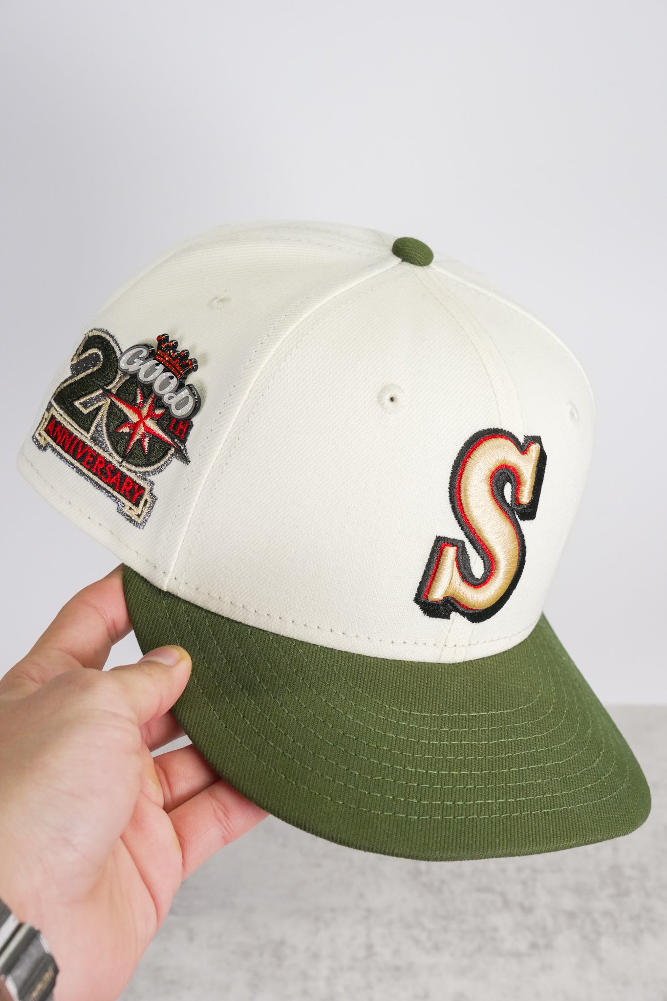 UNDFTD Good Crown Pin