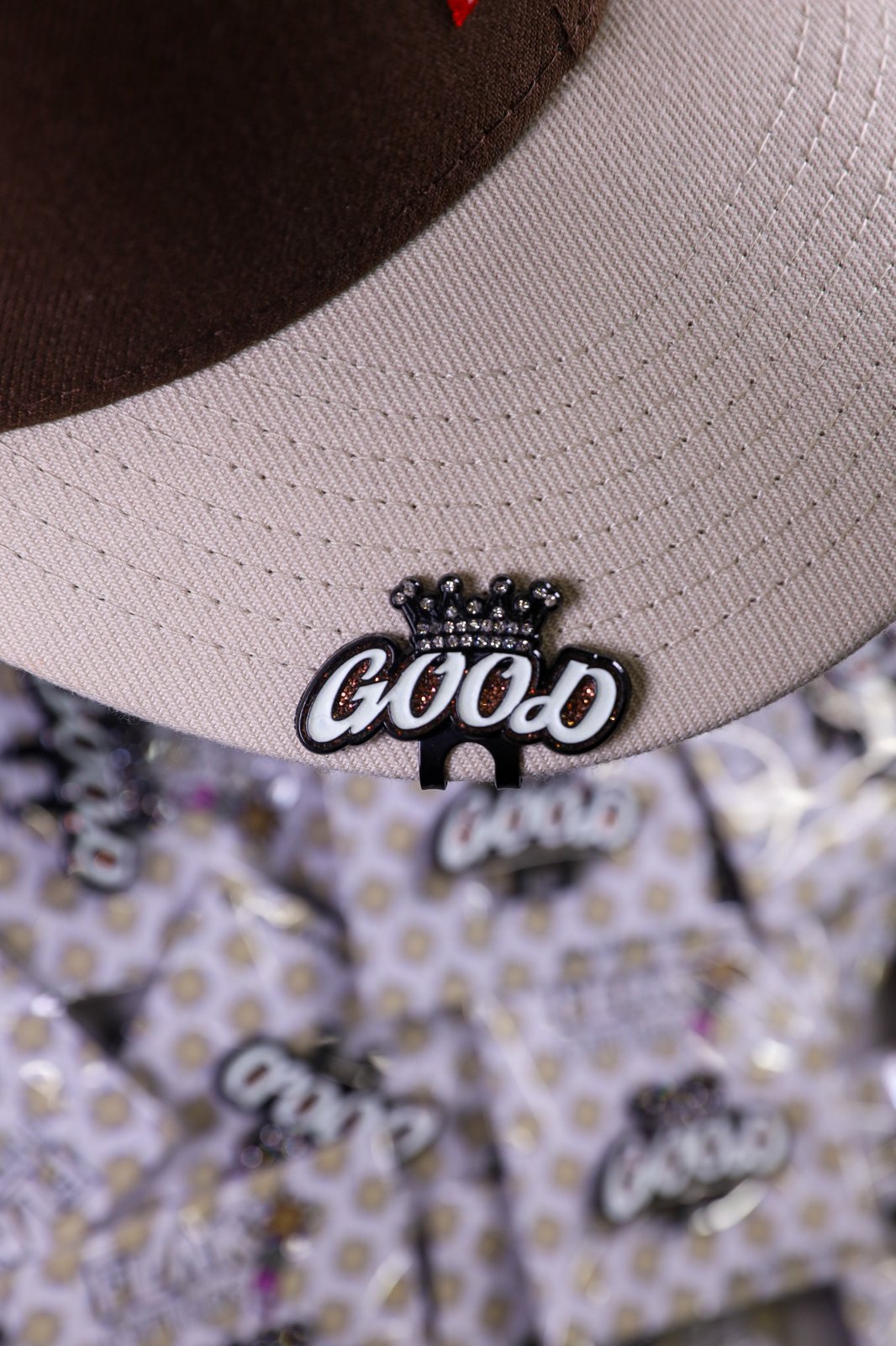 Brown Good Crown Blip